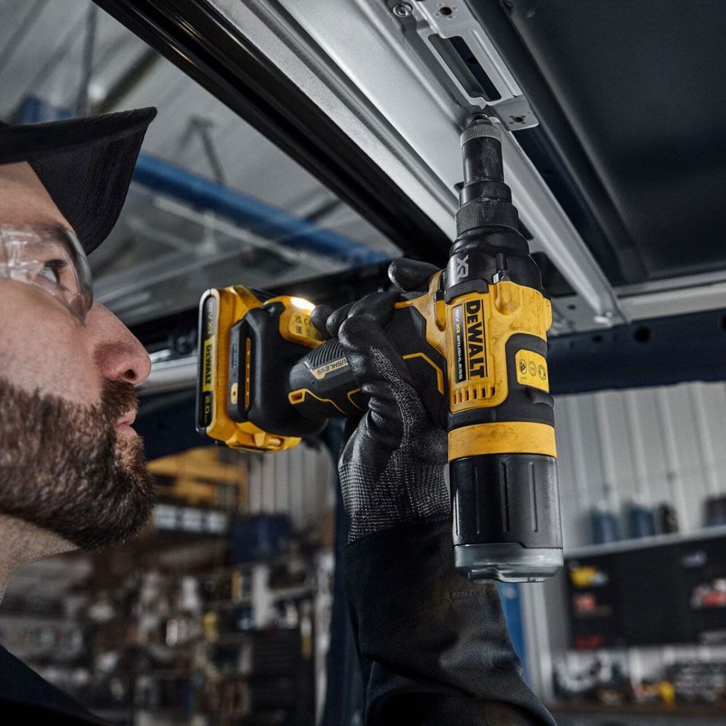 DeWalt Rivet Gun 18V Brushless Motor